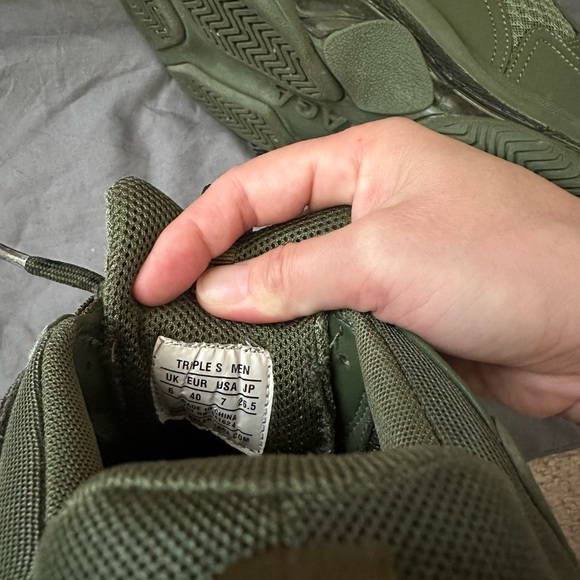 Men, size 40. Come with dust bag only. - Picture 4 of 6